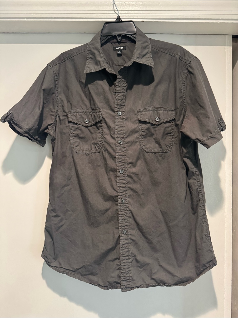 APT. 9 MEN'S SHORT SLEEVE CHARCOAL GREY CASUAL DRESS SHIRT - SIZE M